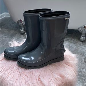 BRAND NEW Sorel rain boots